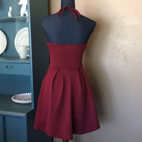 🌷 Burgundy Halter Dress with Mesh Detail - Picture 3 of 5